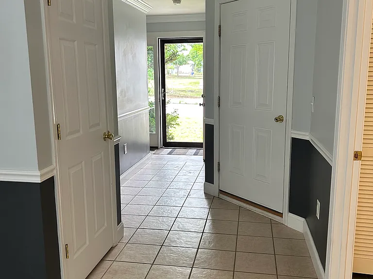 432 Howe St — Photo 16