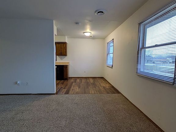 2nd image of 632 N Elmer St