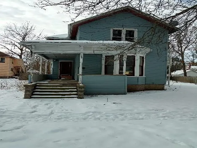 103 W Elm St photo 1