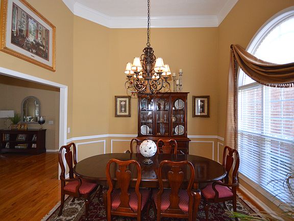 3rd image of 6221 Saddlehorse Dr