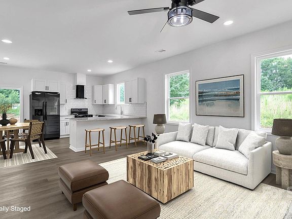 2nd image of 104 Highfield Ct