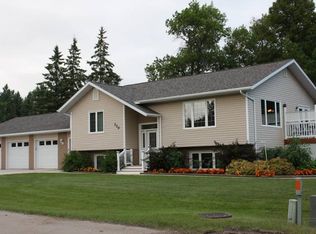 220 Oak Ave N, Thief River Falls, MN 56701