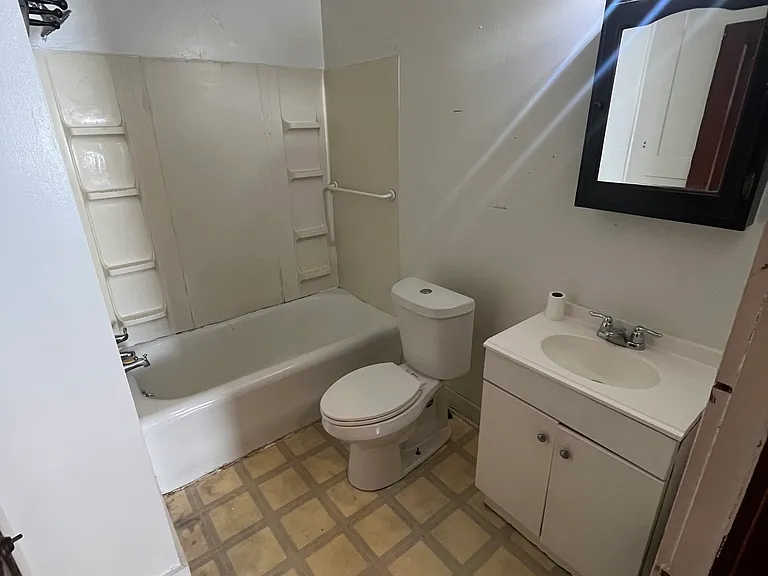 725 Rice St — Photo 6