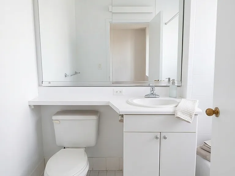 221 E 33rd St #5B — Photo 4