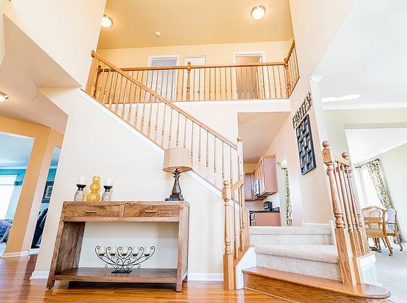 3rd image of 25216 Balmoral Dr
