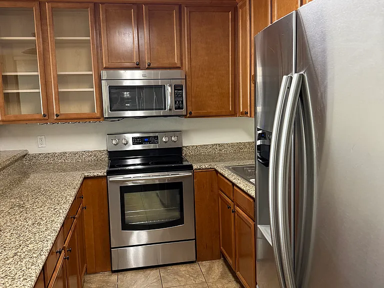 Suncrest Dr — Photo 1