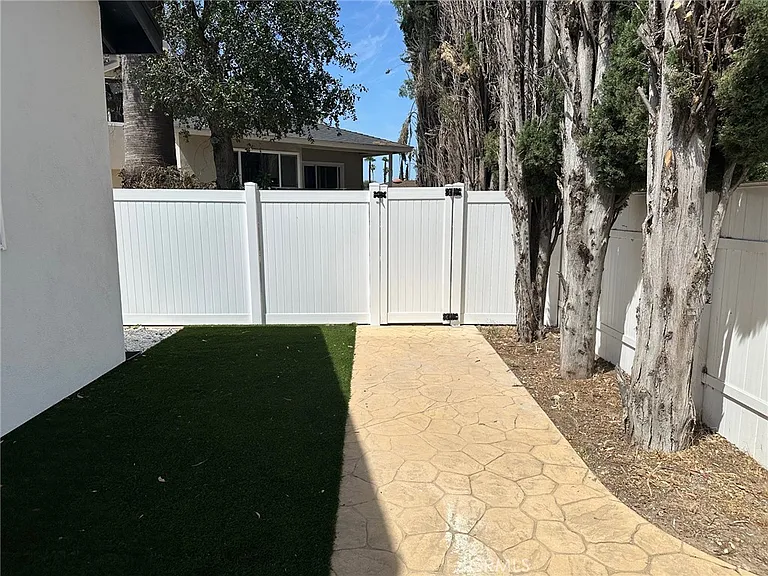 7532 Sausalito Ave — Photo 11