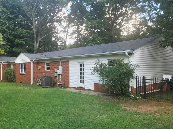 1118 Mineral Springs Rd, Charlotte, NC 28262