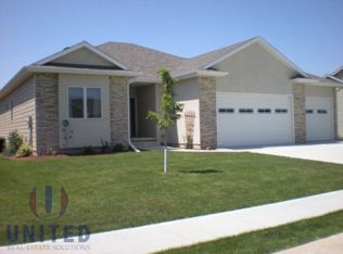 723 Prairie Blvd, Dakota Dunes, SD 57049