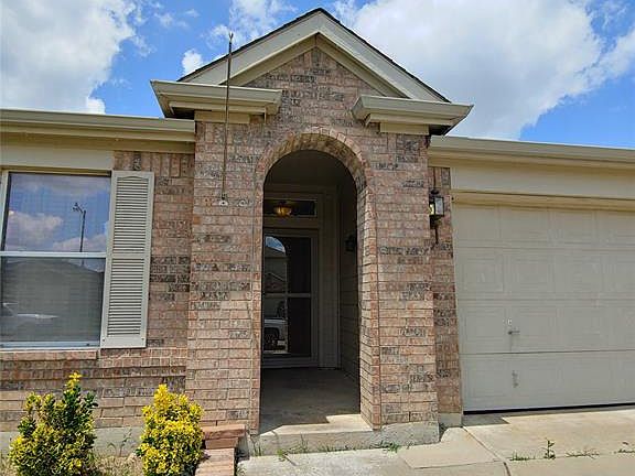 3rd image of 1315 Cloyne Dr