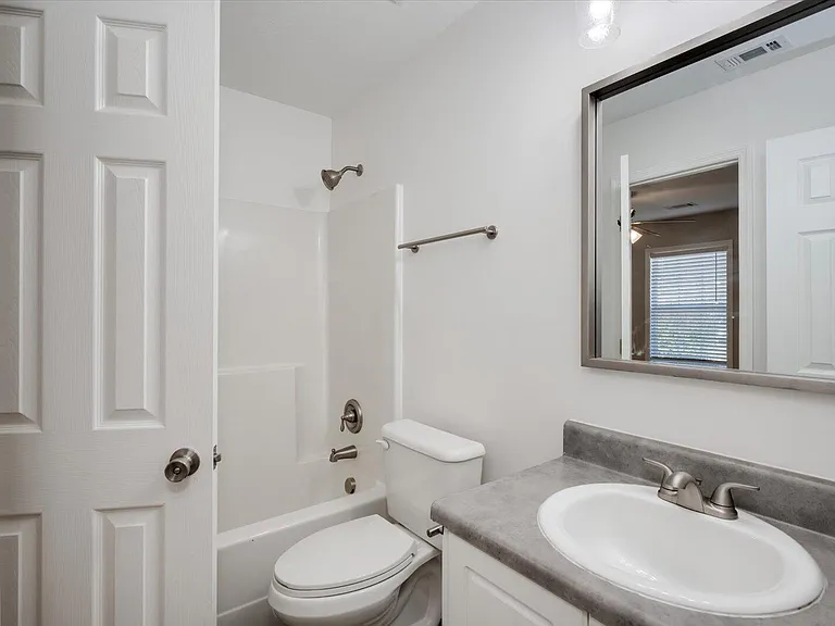 1216 Longpoint Dr — Photo 16