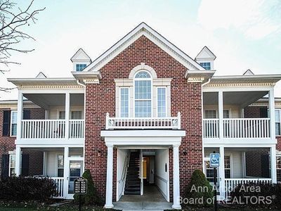 813 E Summerfield Glen Cir #10, Ann Arbor, MI, 48103