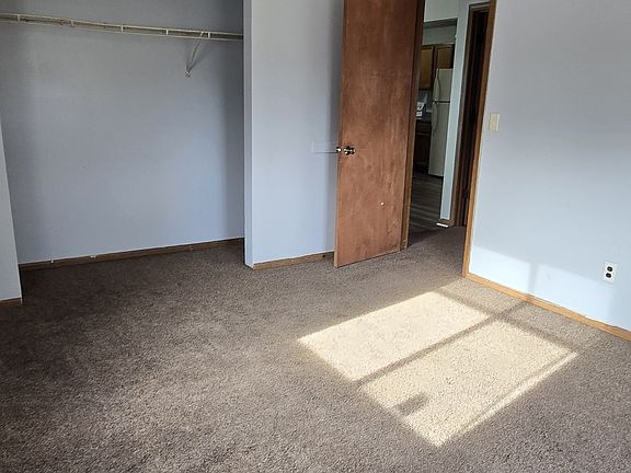 5th image of 1036 Abbey Ct #3