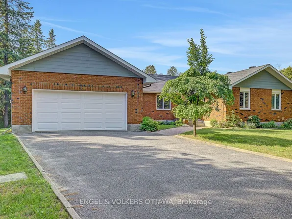 132 Grey Stone Dr, Ottawa, ON K0A 1L0