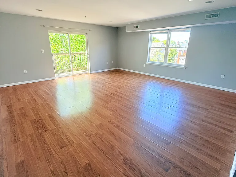 5038 Spruce St #4 — Photo 5