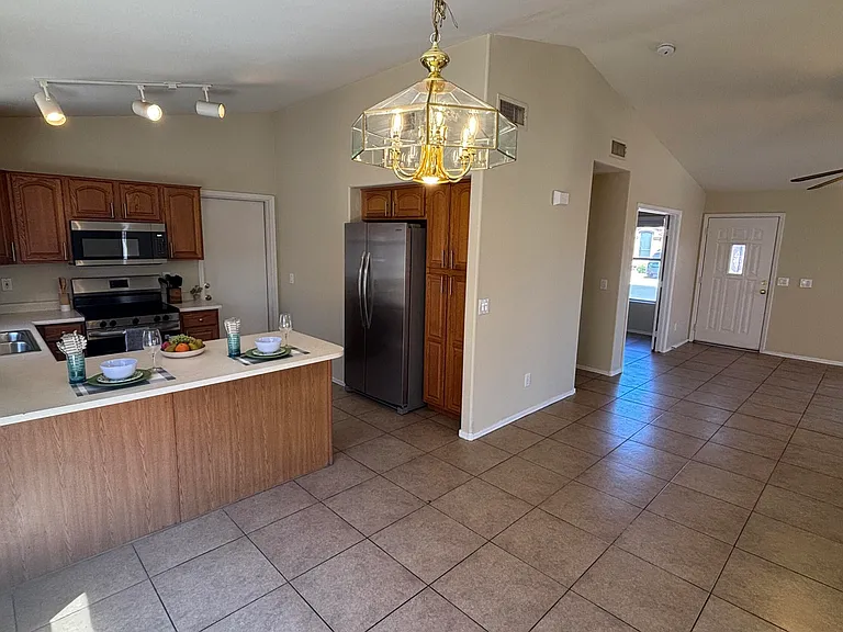12721 W Palm Ln — Photo 5