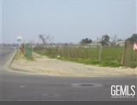 3rd image of 900 E Planz Rd