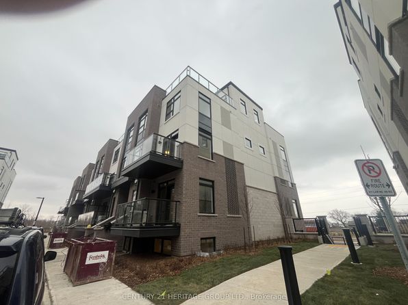 1581 Rose Way #523, Milton, ON L9T 7E7