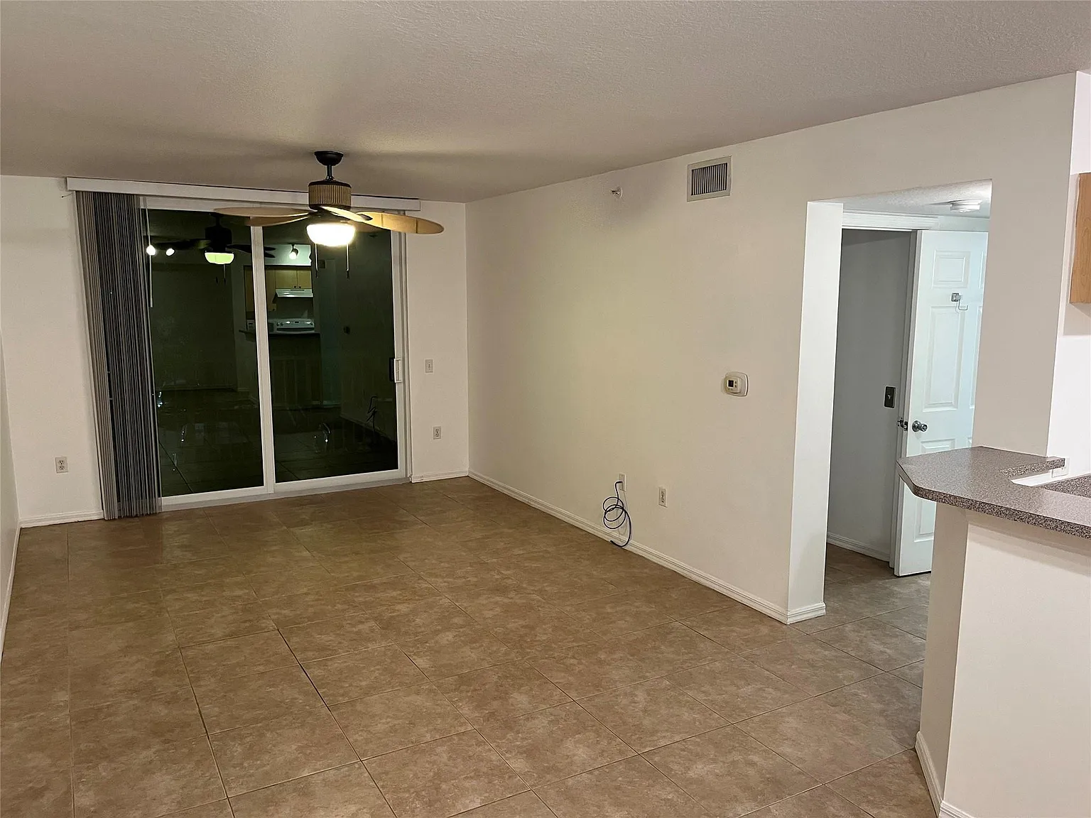 1 bed, 1.0 bath, 793 sqft, $1,800 — Photo 3