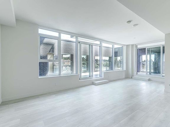 2nd image of 537 Cottonwood Ave #301