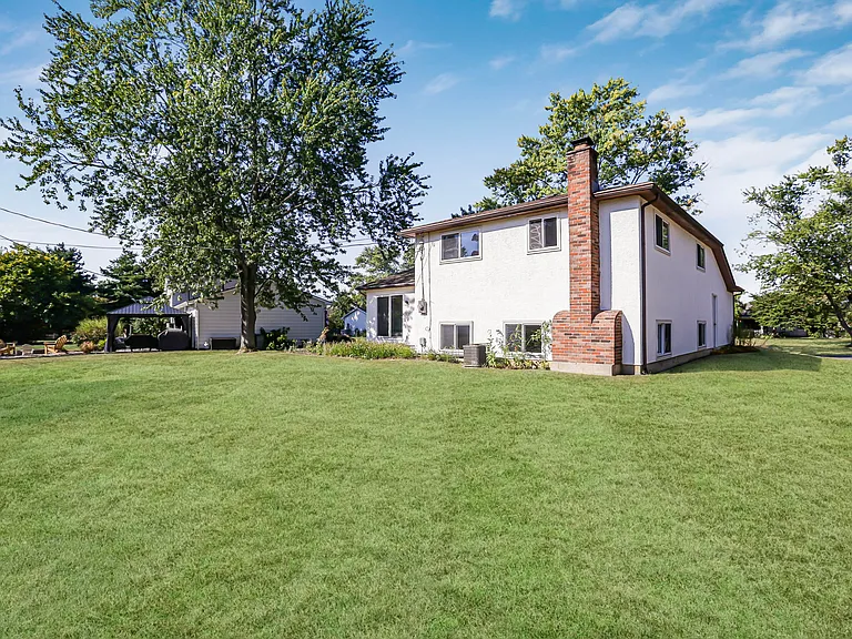 552 Allview Ct — Photo 43