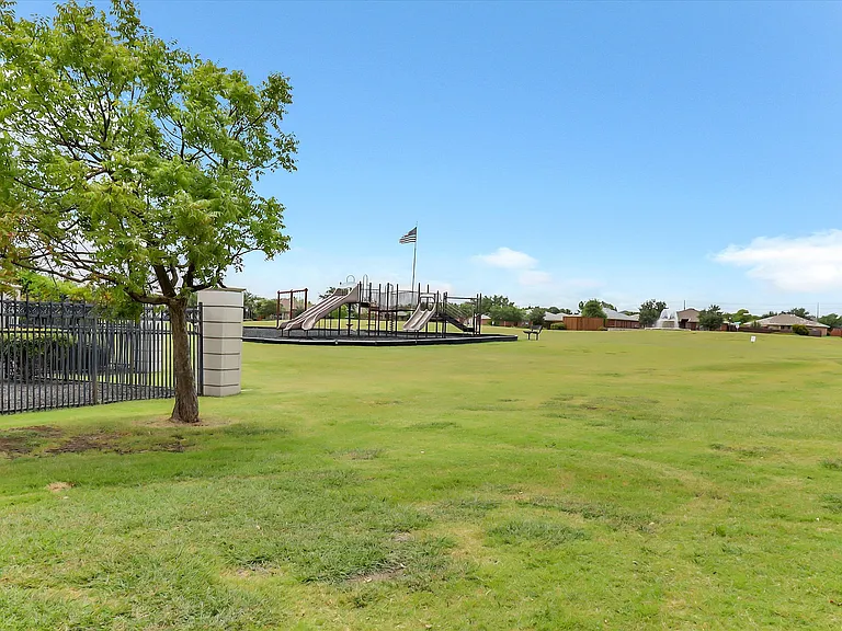 4154 Parterre Dr — Photo 40
