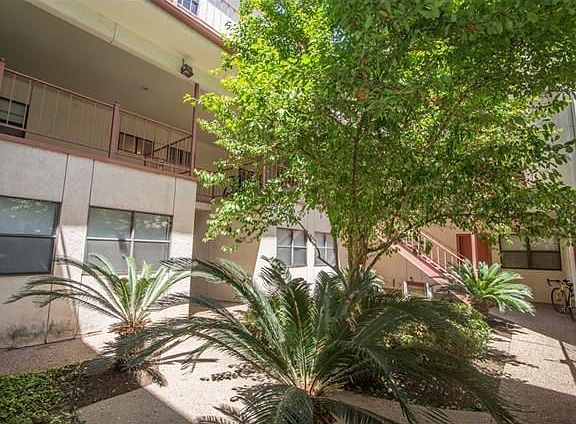 4th image of 706 W 22nd St APT 306