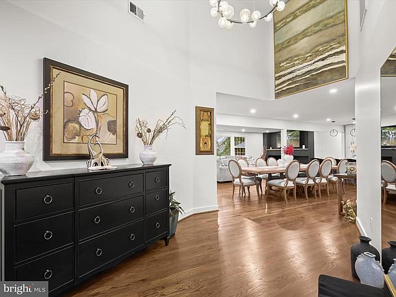 5th image of 4119 Woodberry St