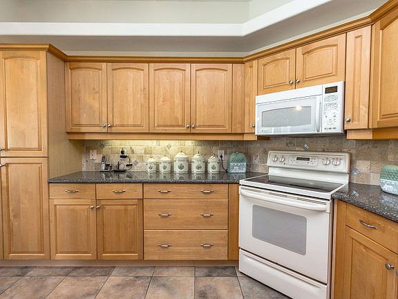 4th image of 6224 Misty Oak Ct