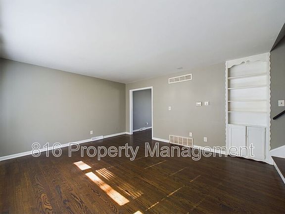 3rd image of 8502 E 109th Ter