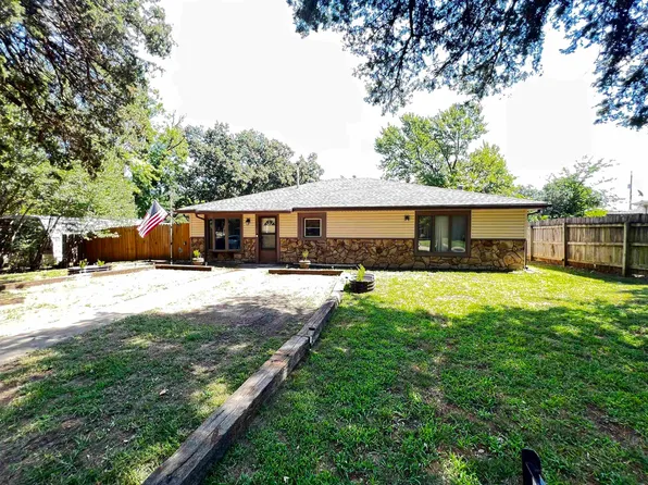 107 S Monnett St, Conway Springs, KS 67031