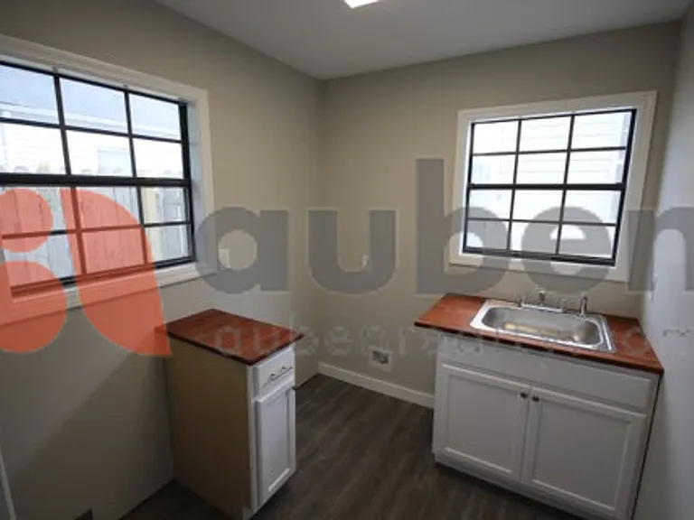 5003 Carolyn Ln #B — Photo 3