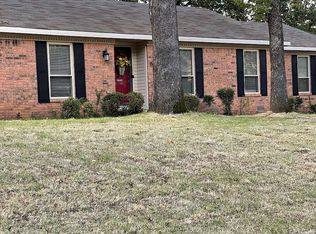 8 Briar Ct, Little Rock, AR 72212