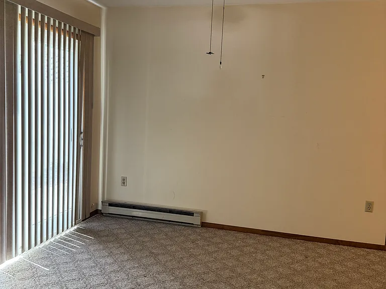 811 N Walnut St — Photo 5