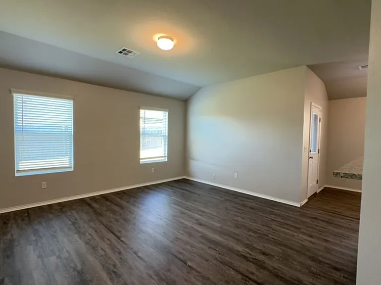 1928 Timber Dale Dr — Photo 4