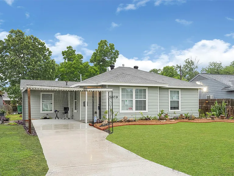 5009 Bataan Rd — Photo 1