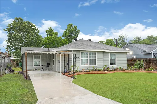 5009 Bataan Rd Photo 1
