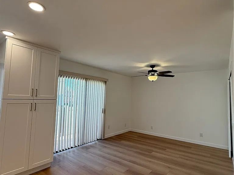 1137 N Maryland Ave #5 — Photo 3