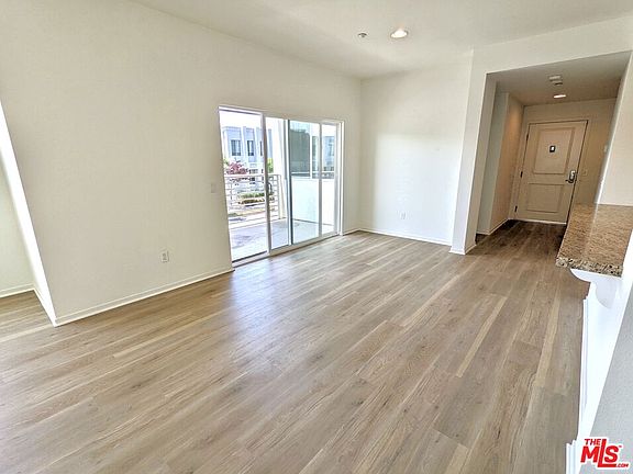 5th image of 13024 Union Ave Unit 201