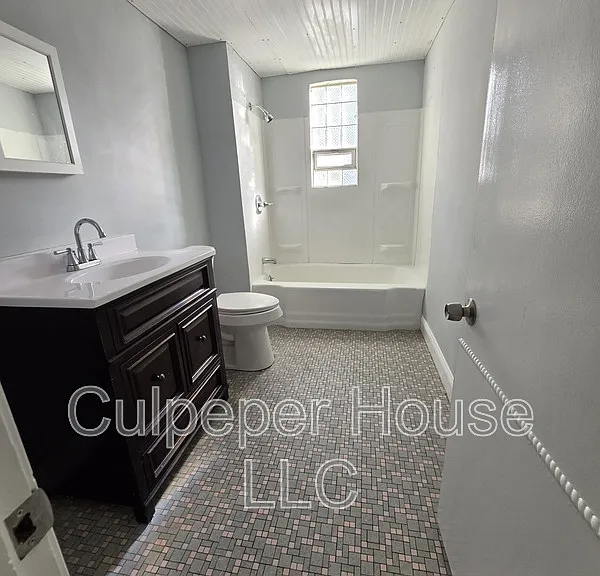 2207 W Laskey Rd #1 — Photo 5