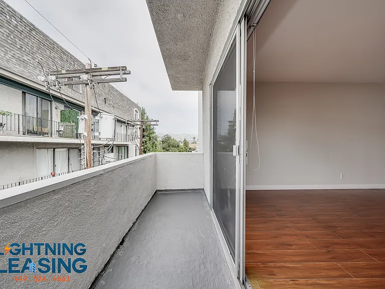 815 S Shenandoah St #302 — Photo 11