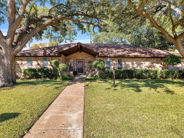 1705 Carlton Dr, Arlington, TX 76015