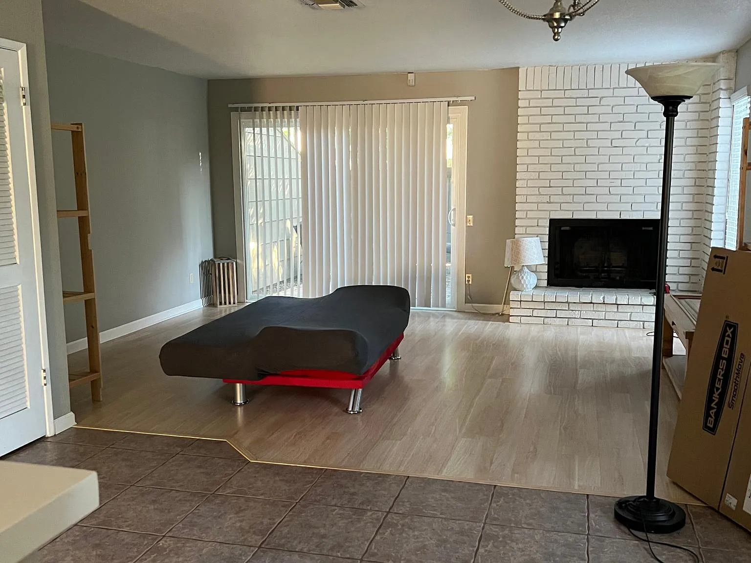 656 Shadowview Ct — Photo 2