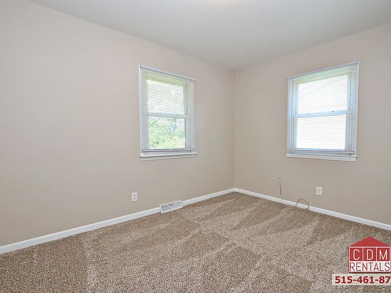 3306 E 36th Ct — Photo 6