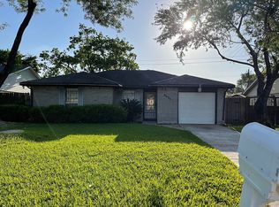 8635 Deep Valley Dr, Houston, TX 77044