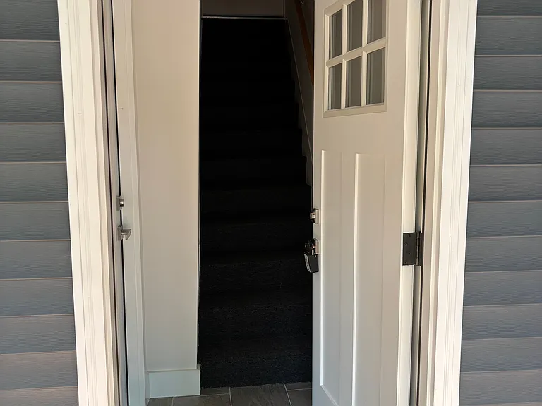 10-12 H St — Photo 19