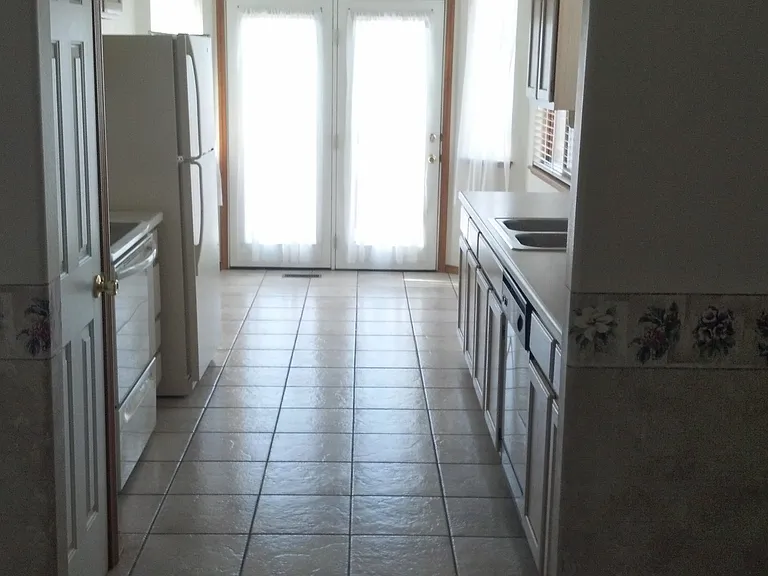 5952 Corinth Dr — Photo 2