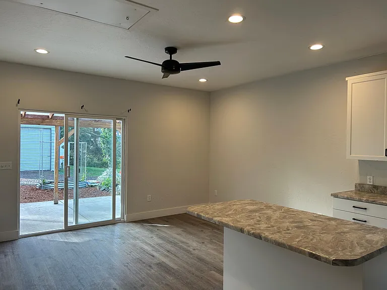 1381 Sydni Ct — Photo 25