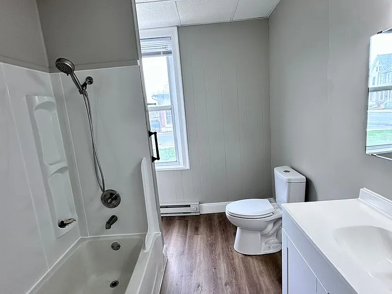302-308 W Main St — Photo 10