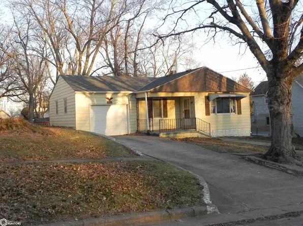 905 Dodge St, Bedford, IA 50833